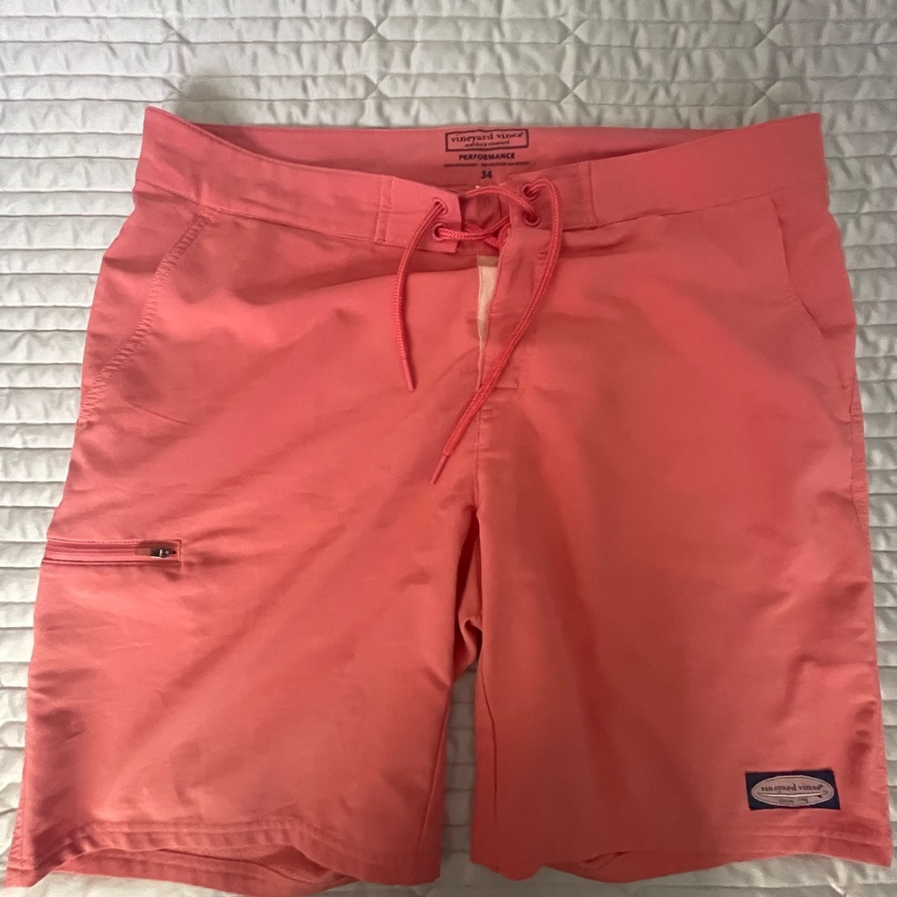 Vineyard Vines 7 inch performance board shorts size 34